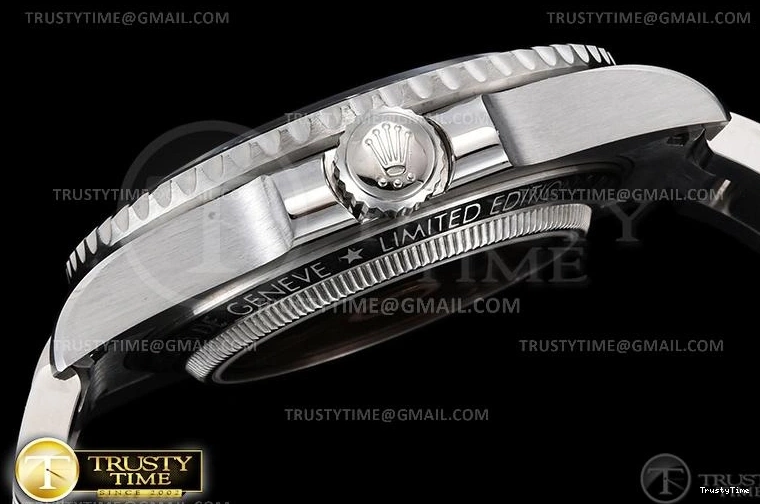 1004 ROLSUB0295B – Submariner Compact 1043